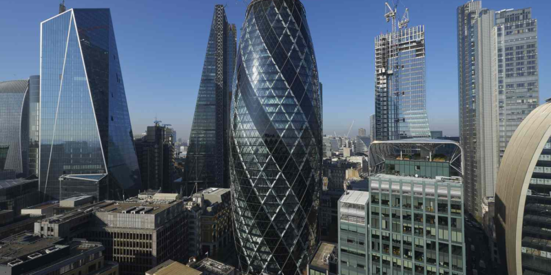 为什么高端金融平台都选择英国FCA监管？信任与资金层级的分水岭